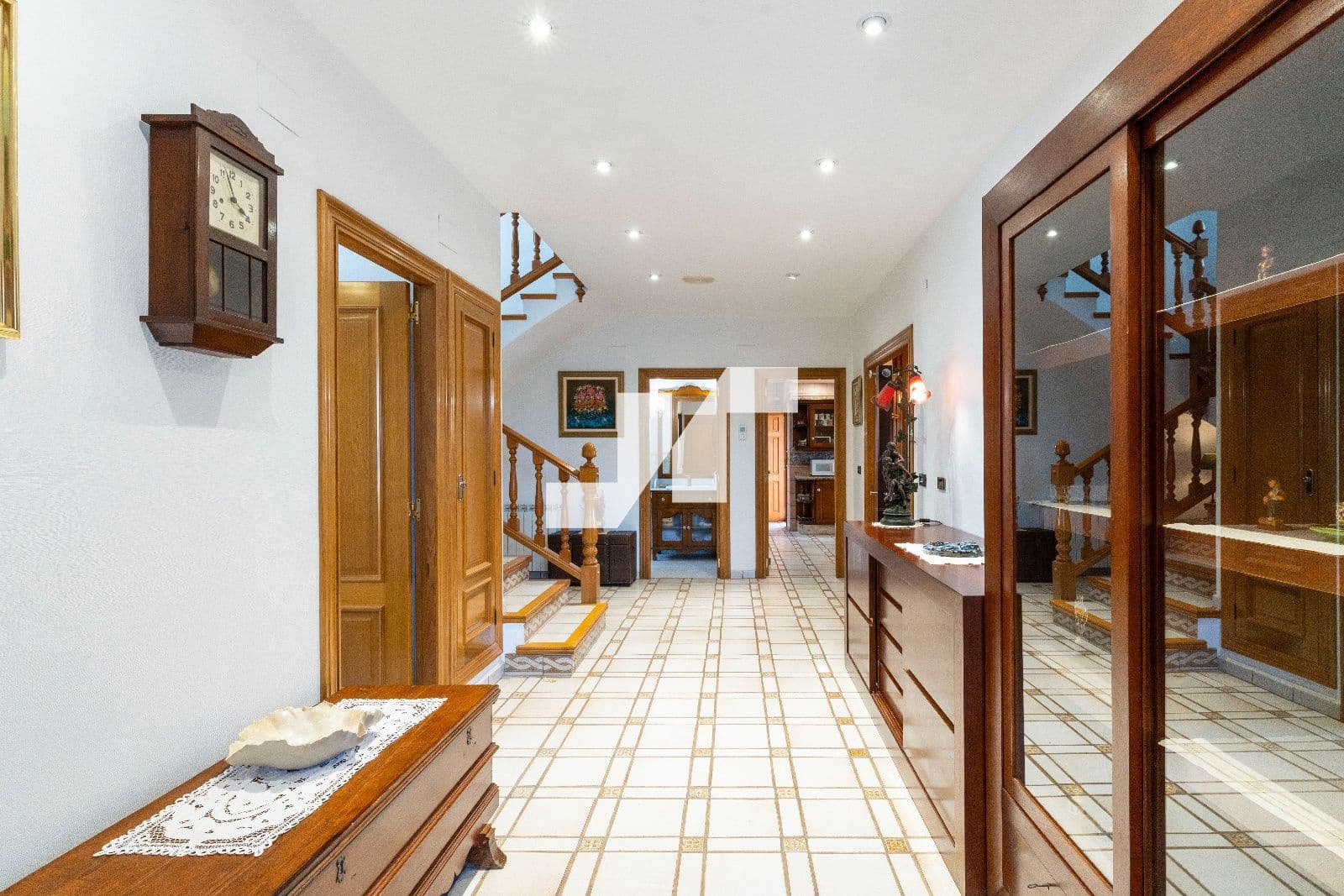 5 bedroom Villa for sale in Vila-real with pool garage - € 595,000 (Ref: 9836827)