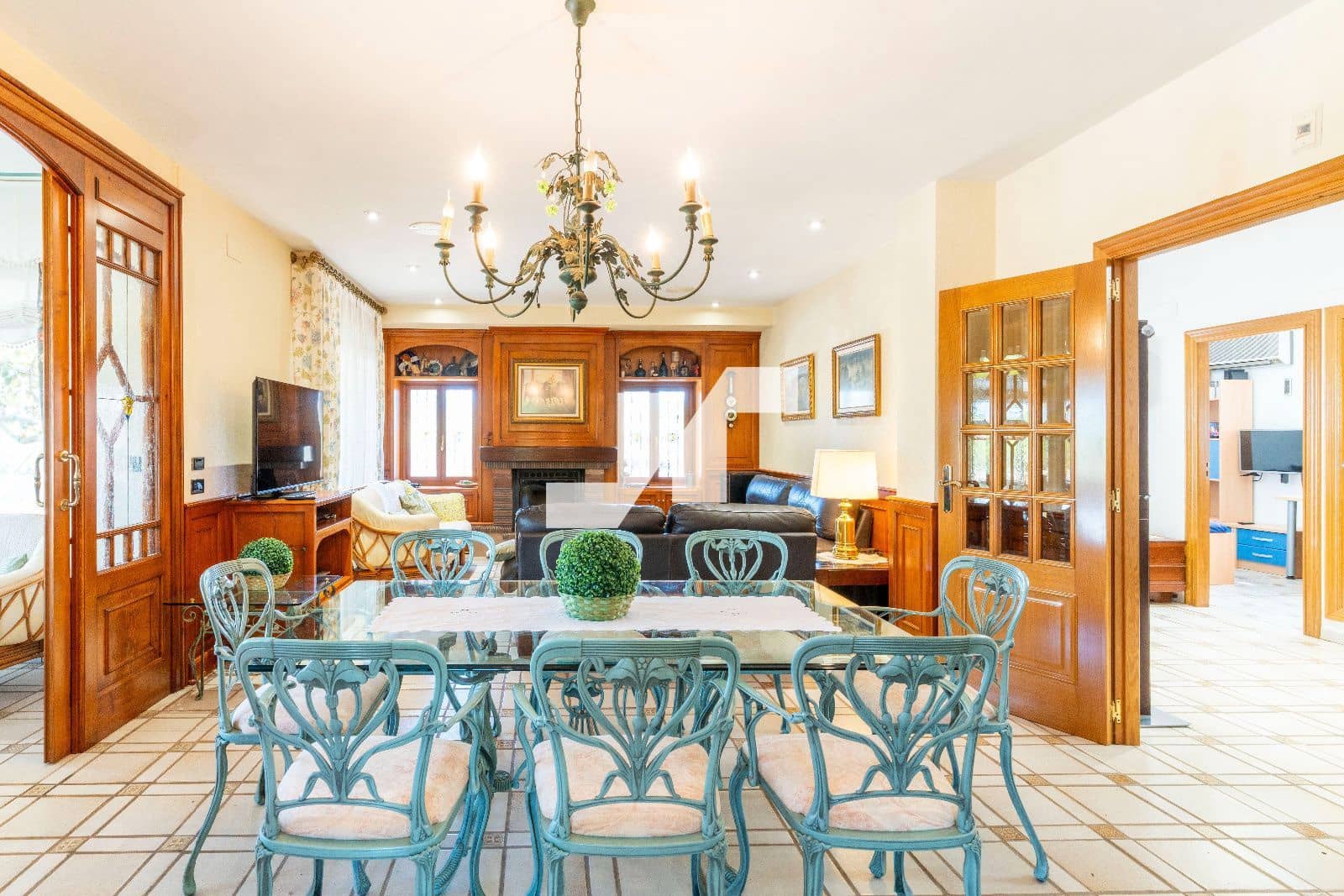 5 bedroom Villa for sale in Vila-real with pool garage - € 595,000 (Ref: 9836827)