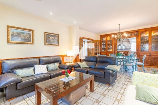 5 soveværelse Villa til salg i Vila-real med swimmingpool garage - € 595.000 (Ref: 9836827)