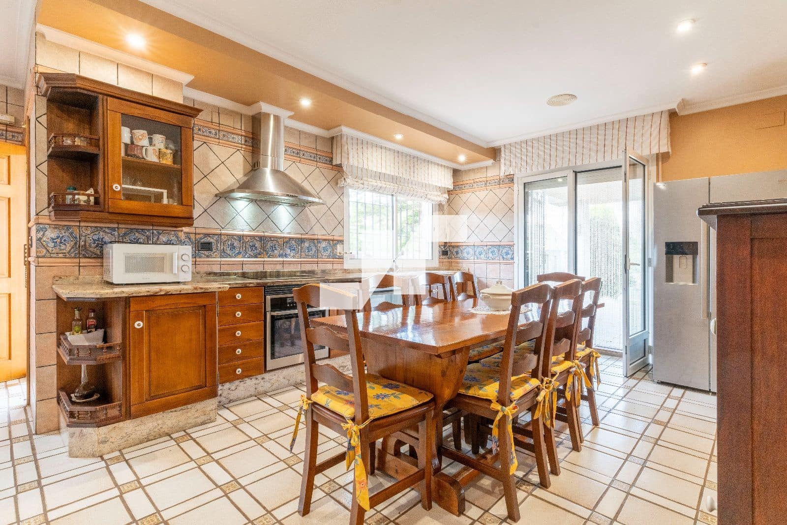 5 bedroom Villa for sale in Vila-real with pool garage - € 595,000 (Ref: 9836827)