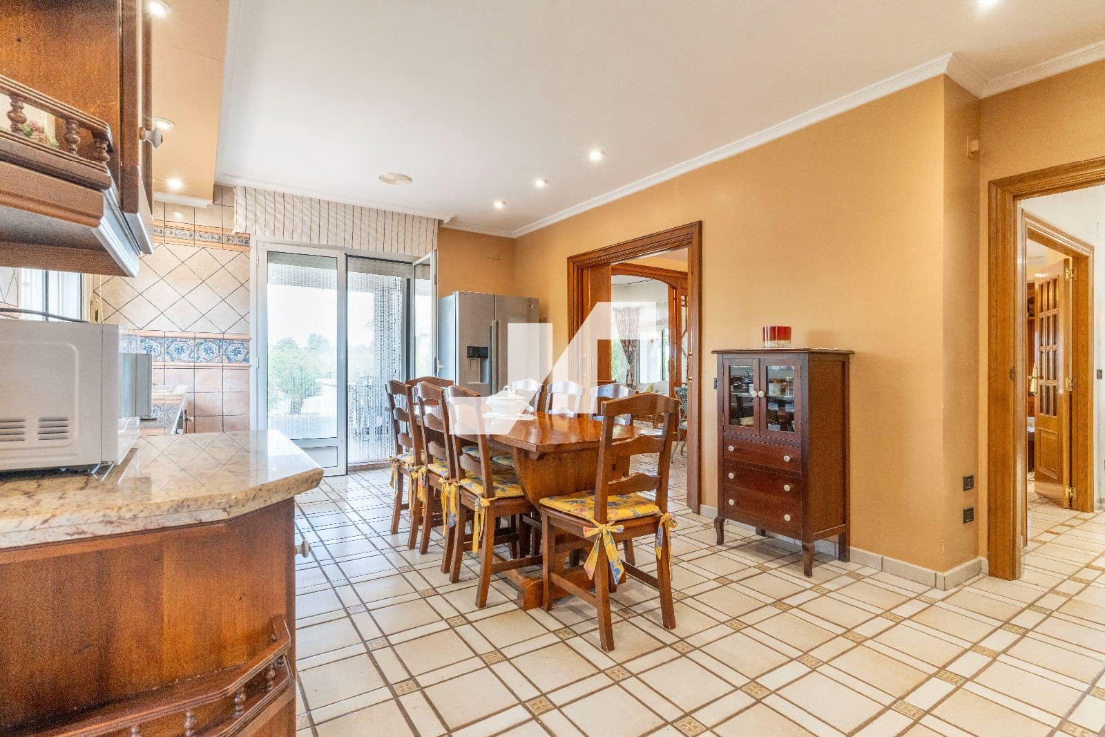 5 bedroom Villa for sale in Vila-real with pool garage - € 595,000 (Ref: 9836827)