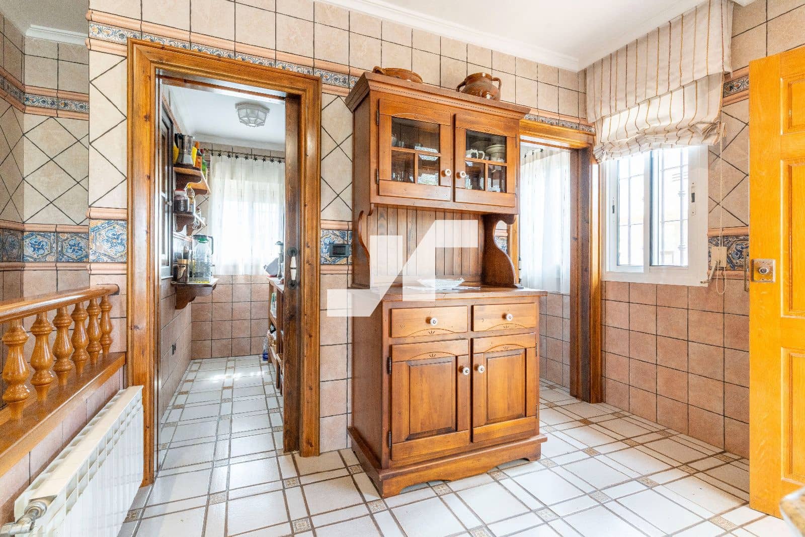 5 bedroom Villa for sale in Vila-real with pool garage - € 595,000 (Ref: 9836827)