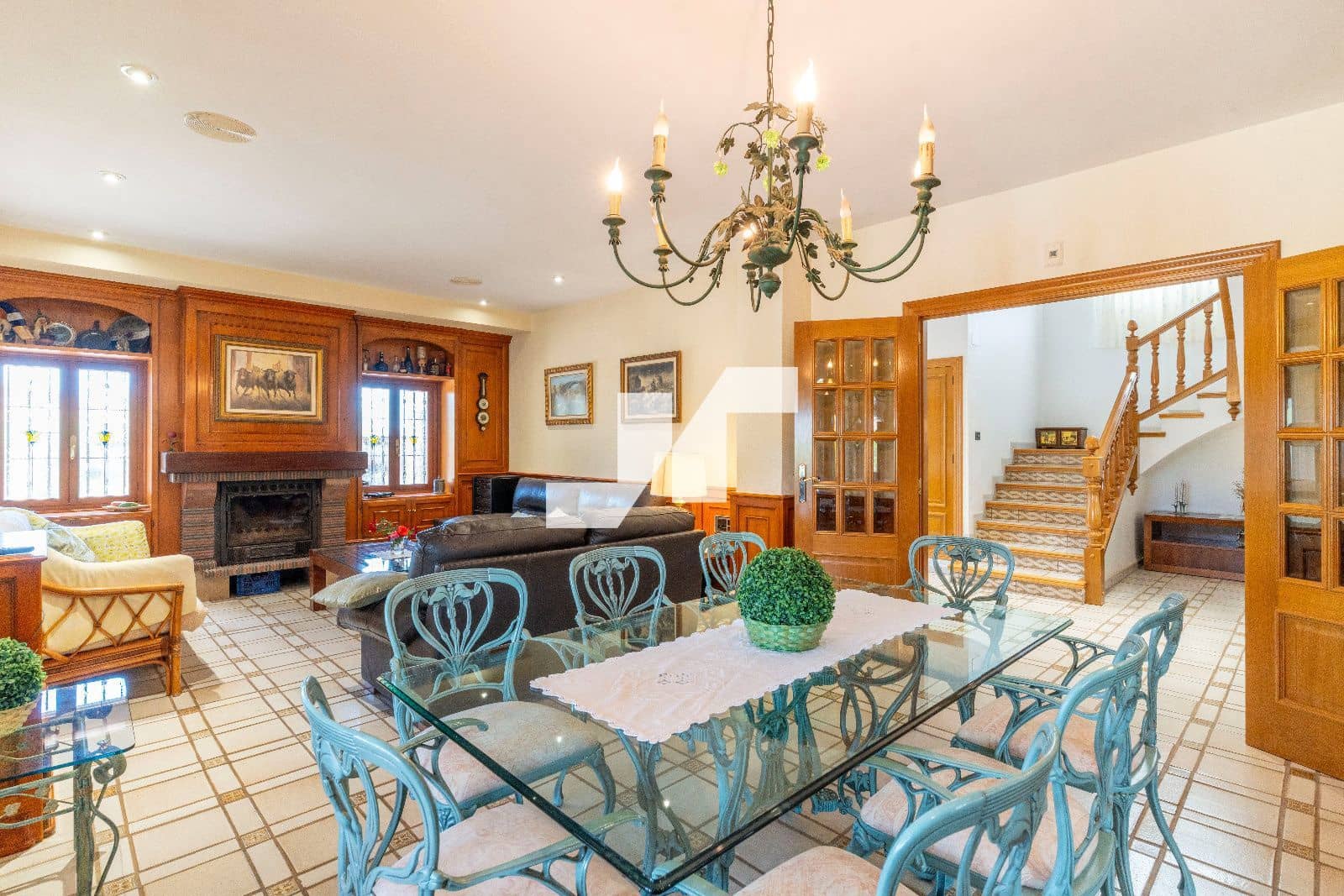 5 bedroom Villa for sale in Vila-real with pool garage - € 595,000 (Ref: 9836827)
