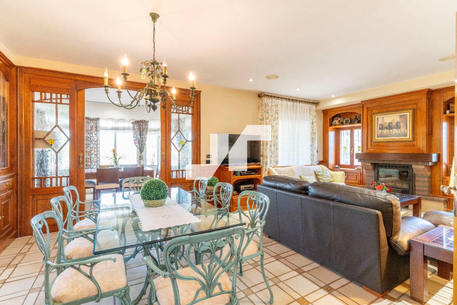 5 bedroom Villa for sale in Vila-real with pool garage - € 595,000 (Ref: 9836827)