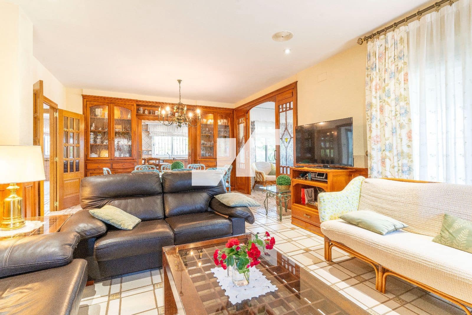5 bedroom Villa for sale in Vila-real with pool garage - € 595,000 (Ref: 9836827)