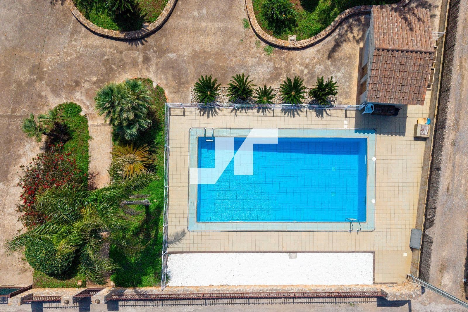 5 bedroom Villa for sale in Vila-real with pool garage - € 595,000 (Ref: 9836827)