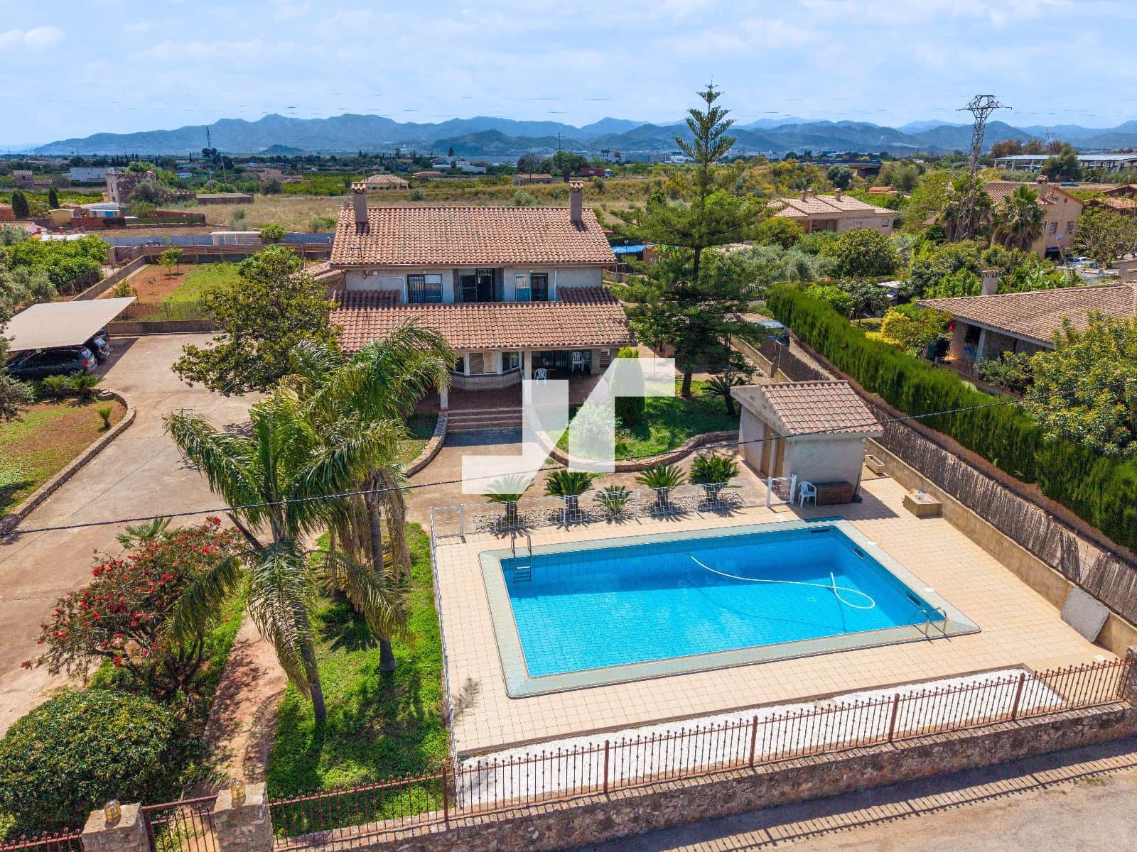 5 bedroom Villa for sale in Vila-real with pool garage - € 595,000 (Ref: 9836827)