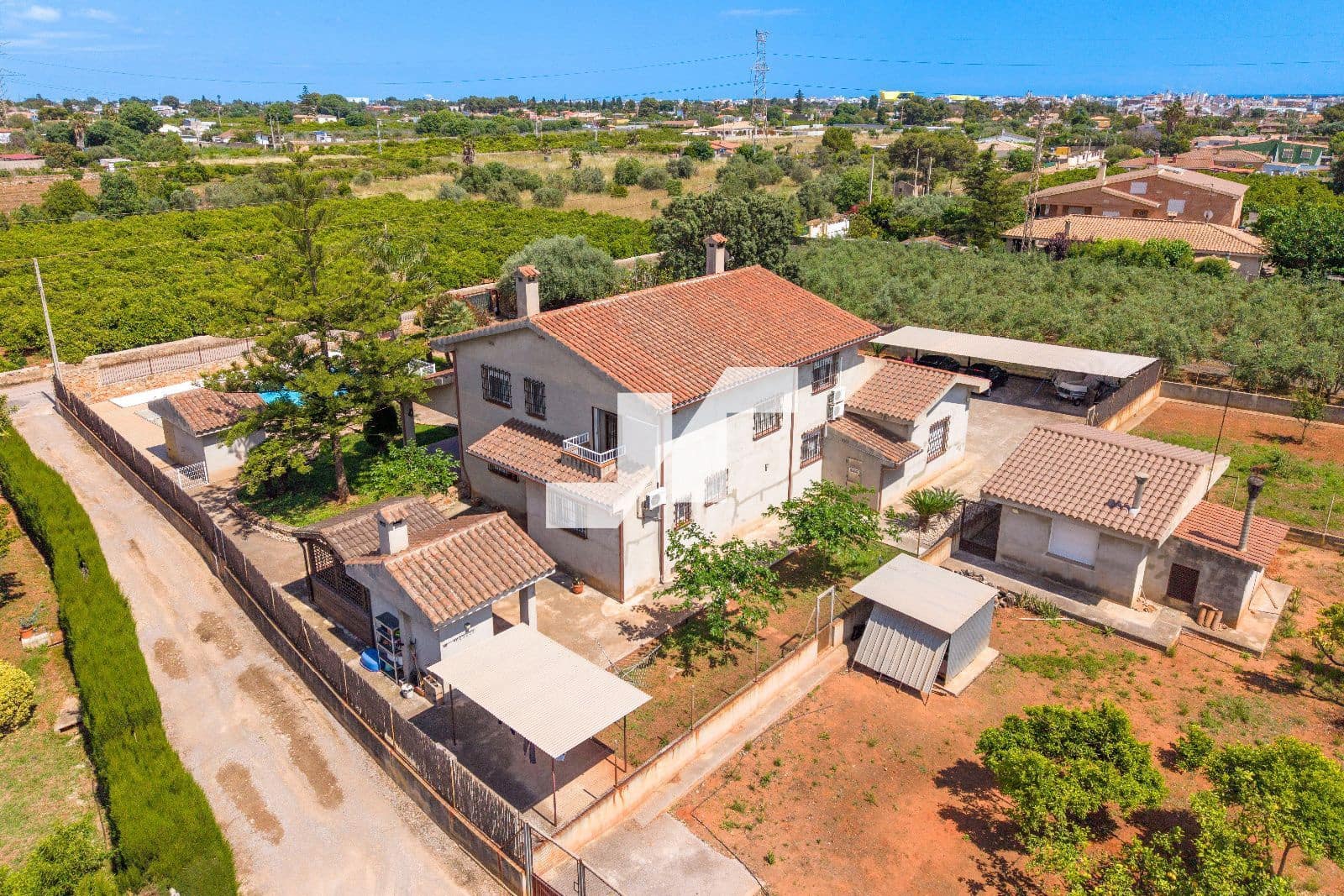 5 bedroom Villa for sale in Vila-real with pool garage - € 595,000 (Ref: 9836827)