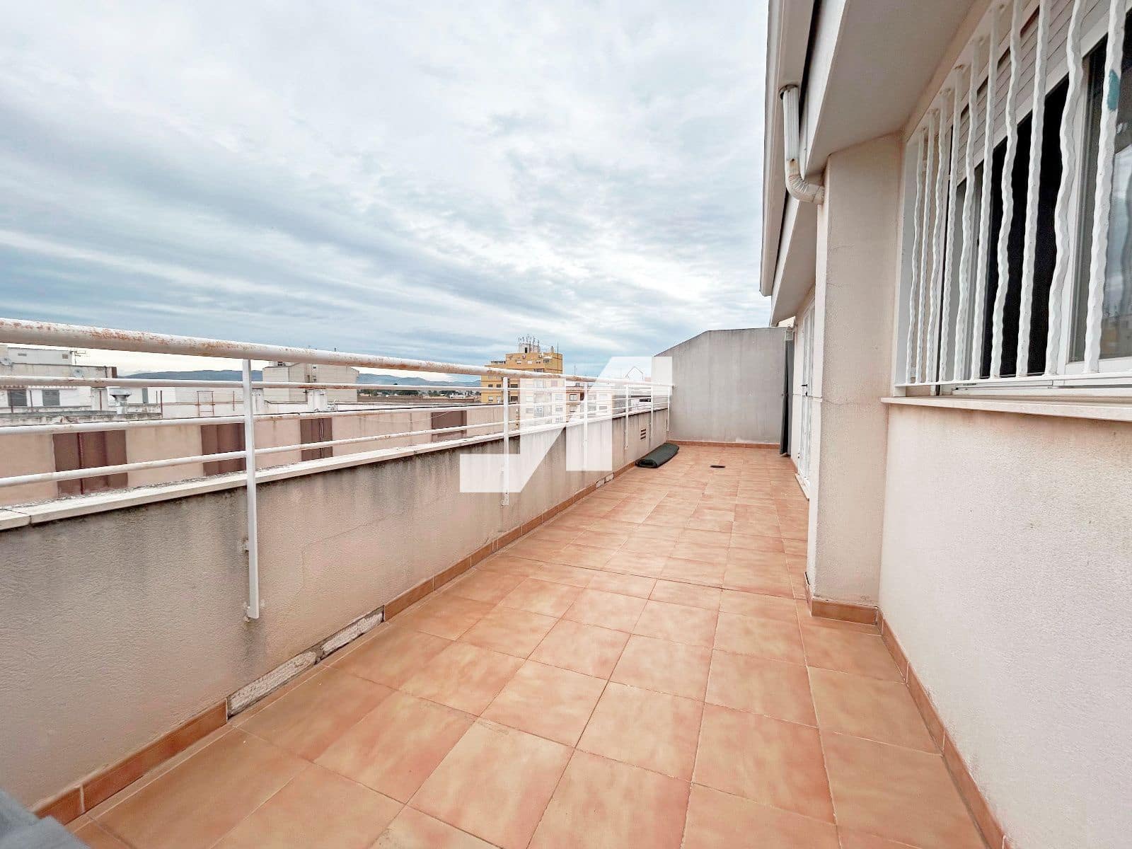 4 bedroom Penthouse for sale in Vila-real with garage - € 215,000 (Ref: 9841786)