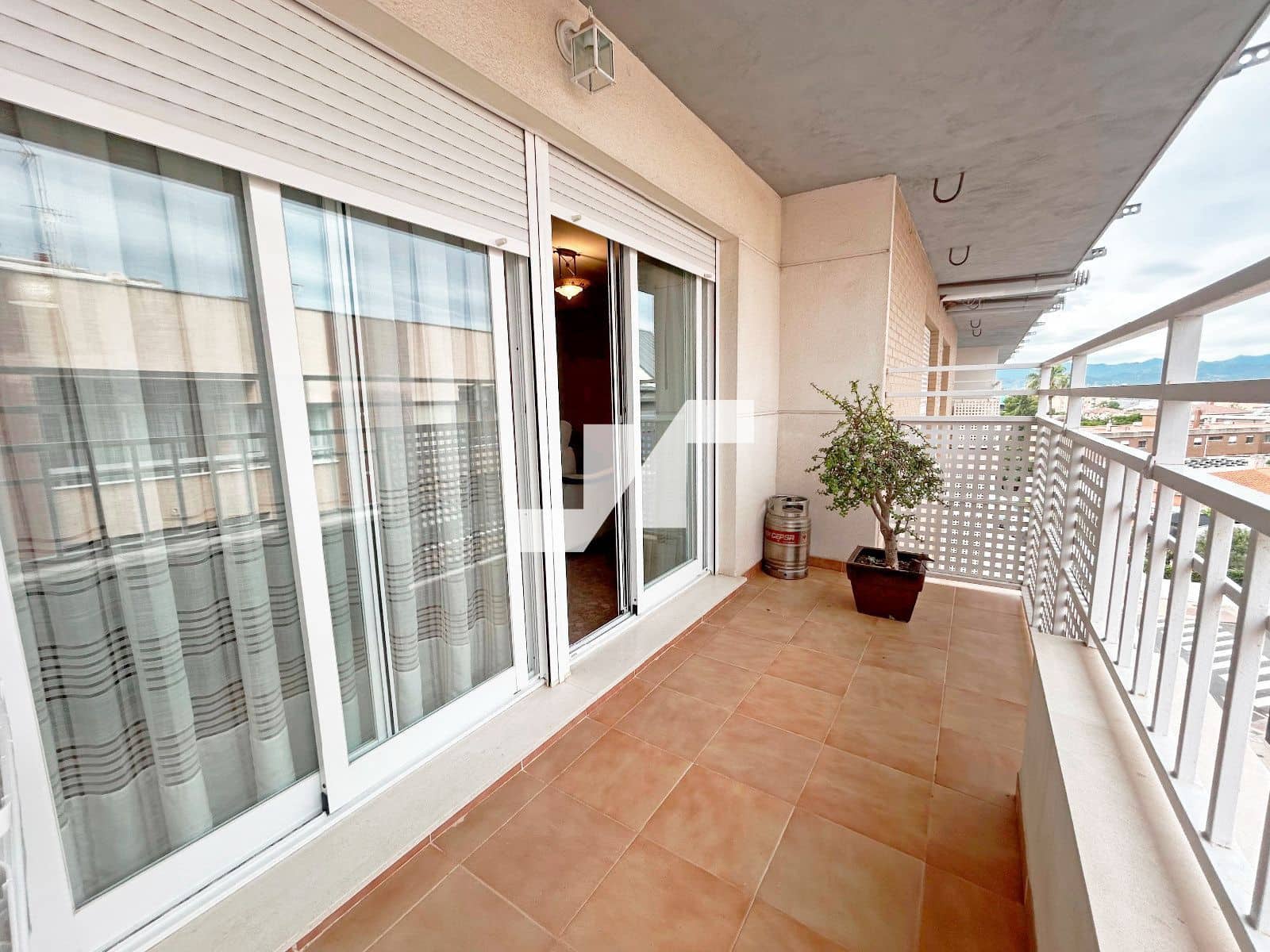 4 bedroom Penthouse for sale in Vila-real with garage - € 215,000 (Ref: 9841786)