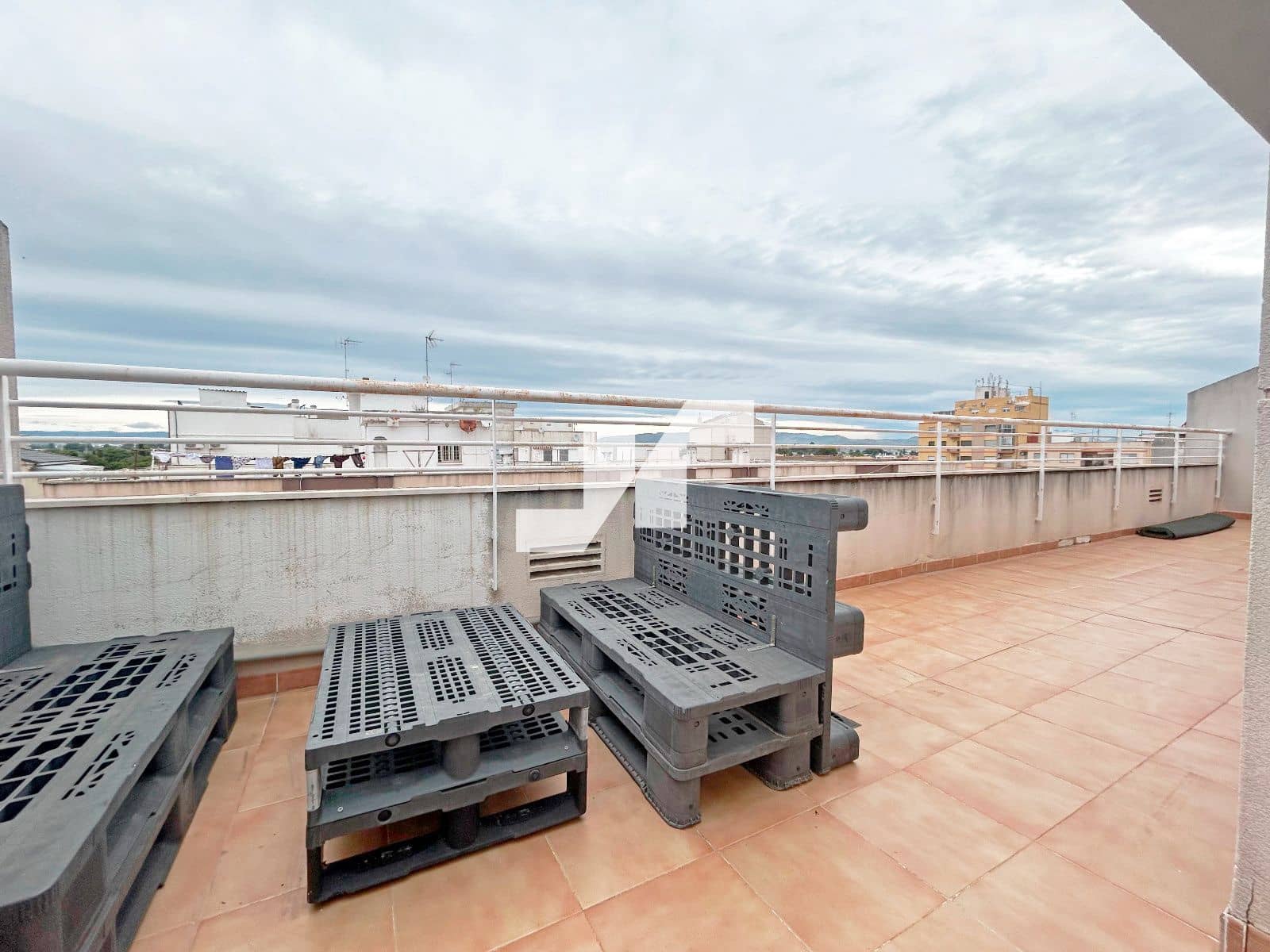 4 bedroom Penthouse for sale in Vila-real with garage - € 215,000 (Ref: 9841786)