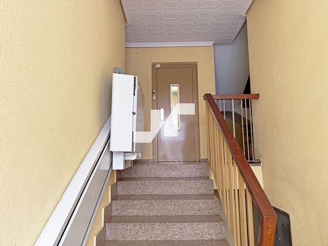 Piso de 4 habitaciones en Vila-real en venta con garaje - 170.000 € (Ref: 9863895)