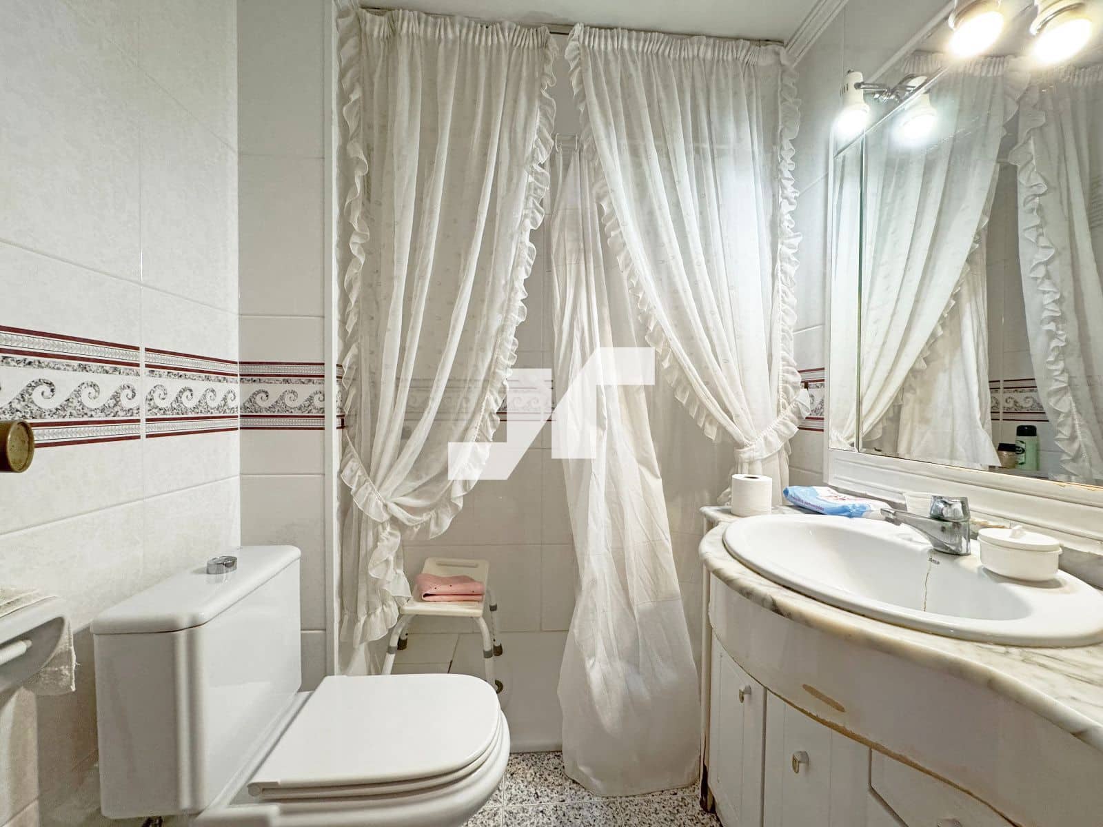 4 bedroom Flat for sale in Vila-real with garage - € 170,000 (Ref: 9863895)
