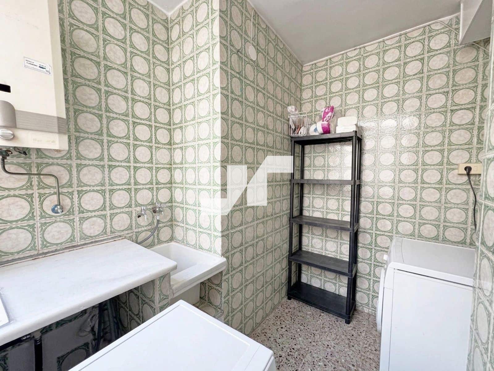 4 bedroom Flat for sale in Vila-real with garage - € 170,000 (Ref: 9863895)