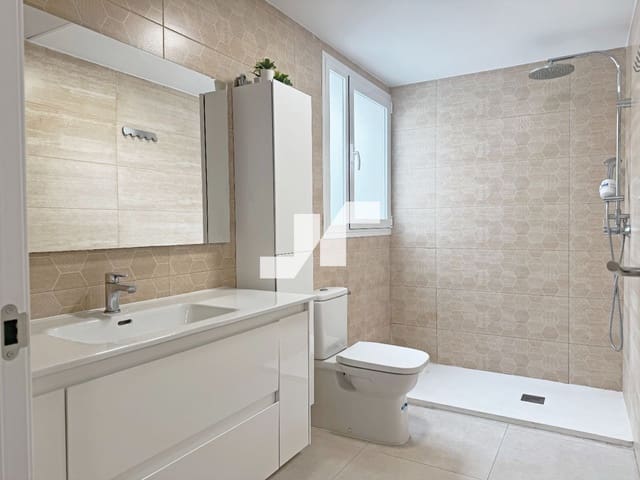 2 bedroom Flat for sale in Centro, Castelló de la Plana - € 148,000 (Ref: 9877744)