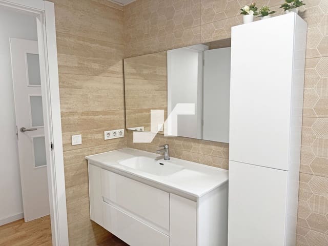 2 bedroom Flat for sale in Centro, Castelló de la Plana - € 148,000 (Ref: 9877744)