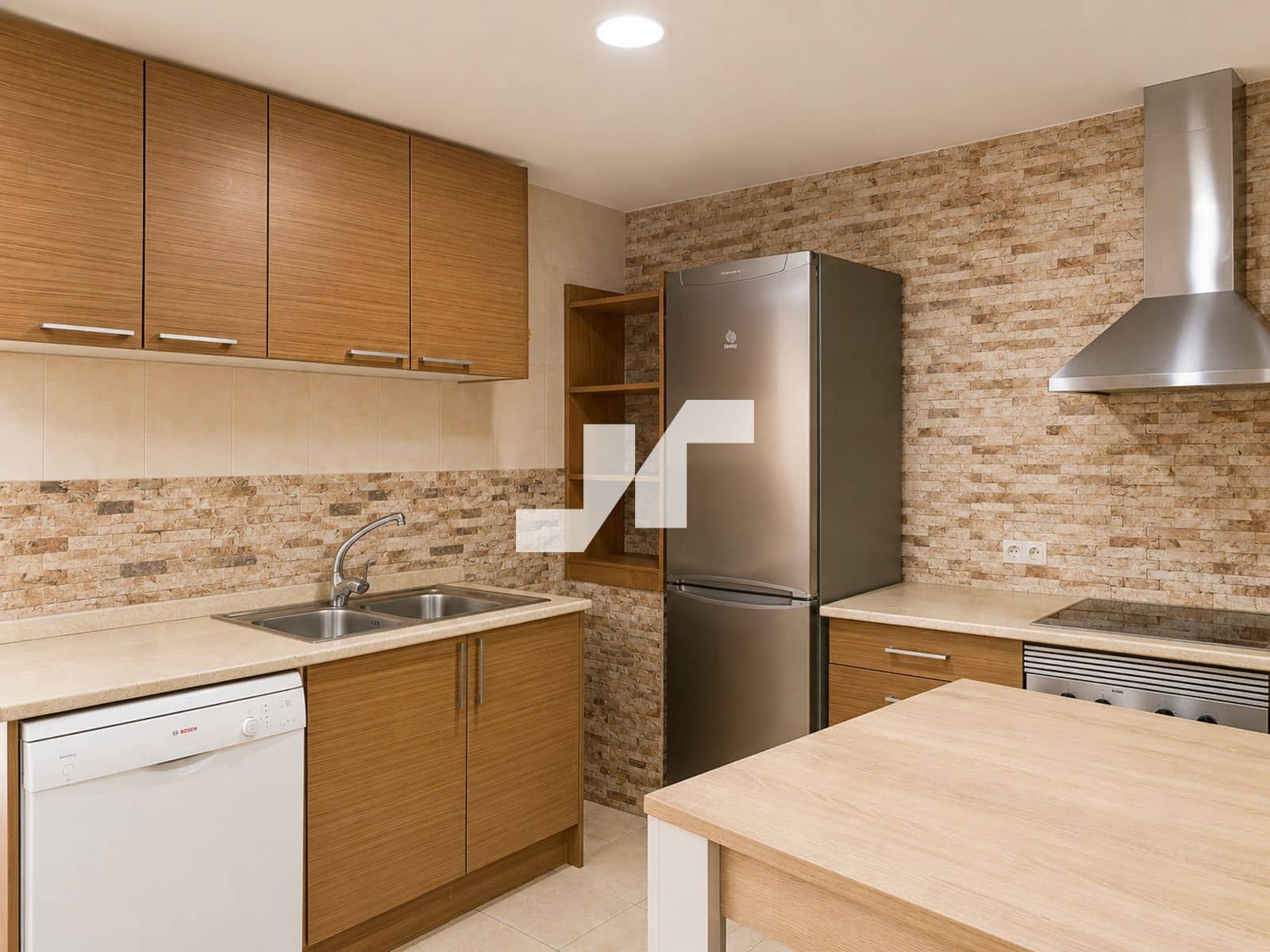 5 slaapkamer Villa te koop in Oropesa  - € 175.000 (Ref: 9891011)