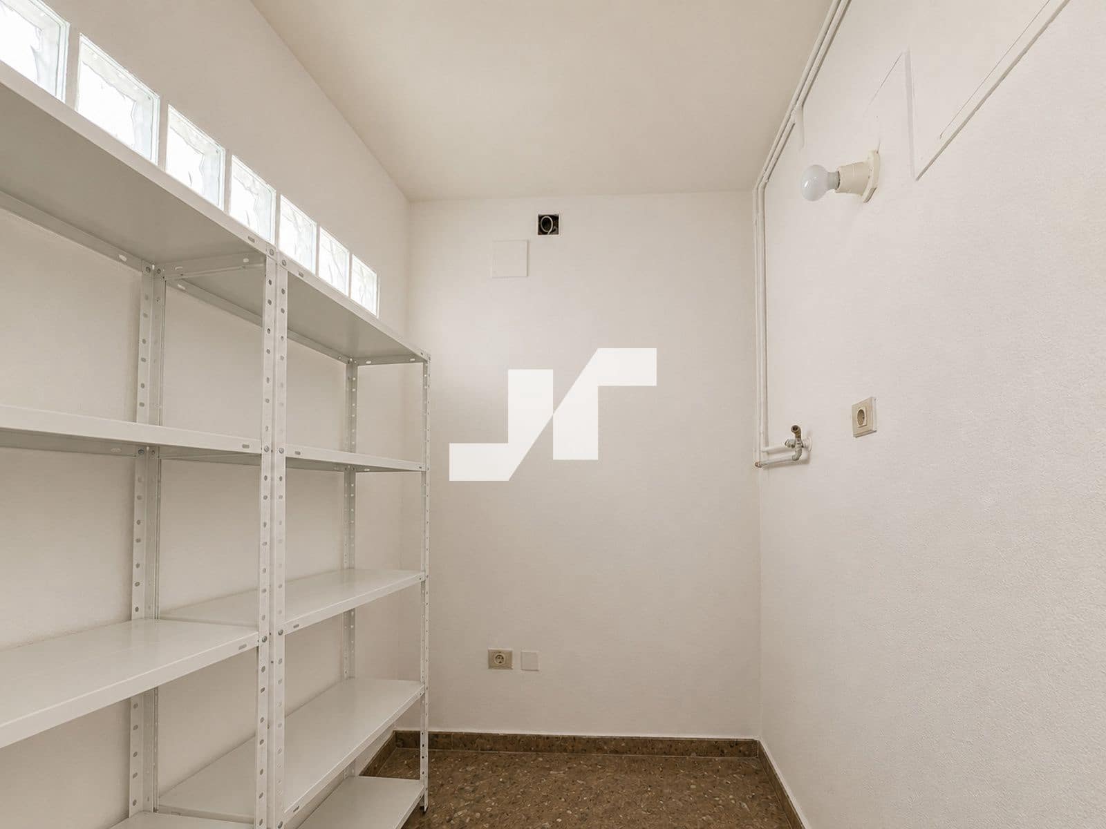 Piso de 4 habitaciones en Vila-real en venta - 140.000 € (Ref: 9893595)