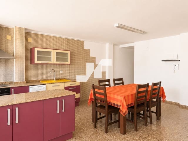 4 bedroom Flat for sale in Vila-real - € 140,000 (Ref: 9893595)