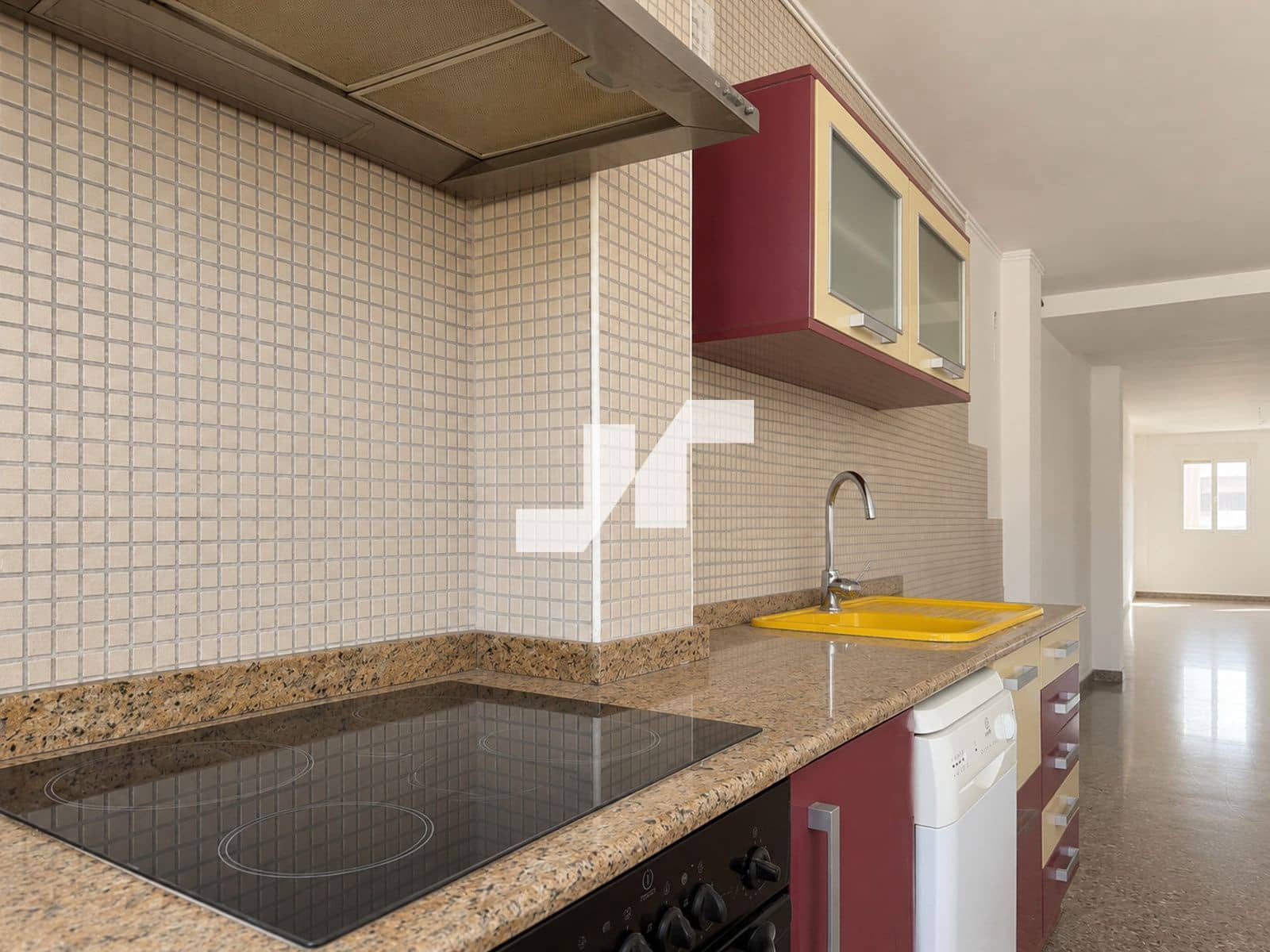 Piso de 4 habitaciones en Vila-real en venta - 140.000 € (Ref: 9893595)