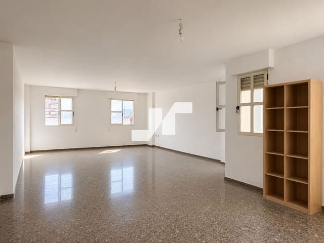 4 bedroom Flat for sale in Vila-real - € 140,000 (Ref: 9893595)