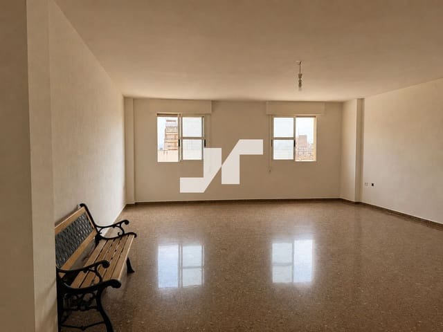4 bedroom Flat for sale in Vila-real - € 140,000 (Ref: 9893595)