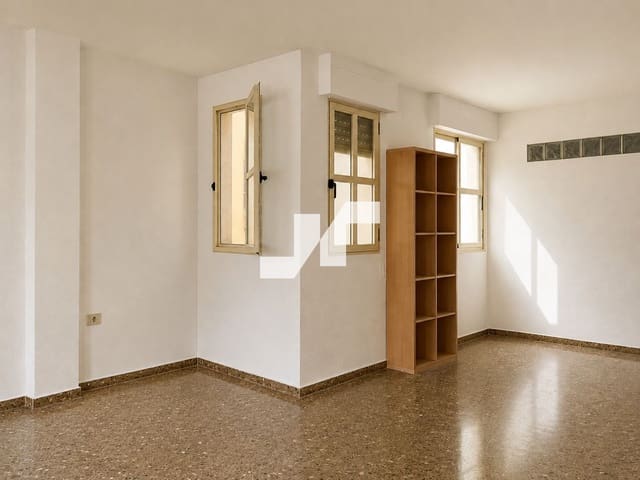 4 bedroom Flat for sale in Vila-real - € 140,000 (Ref: 9893595)