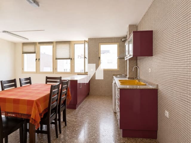 4 bedroom Flat for sale in Vila-real - € 140,000 (Ref: 9893595)