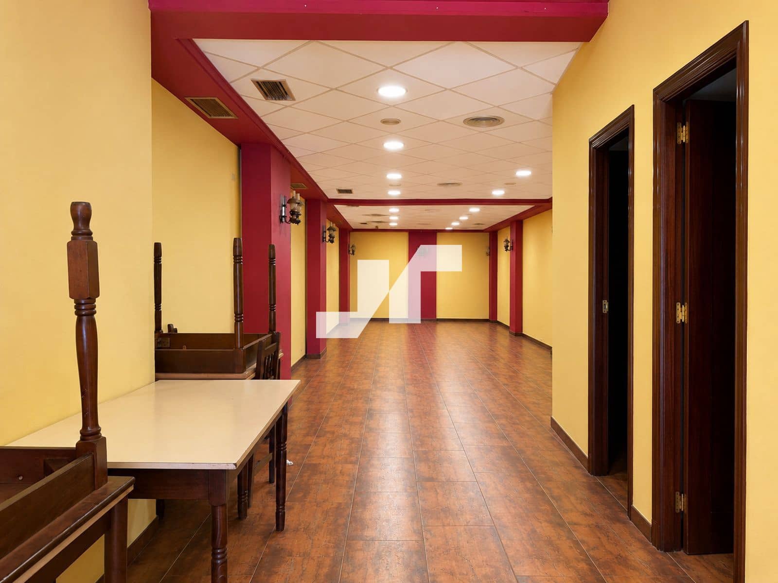 Commercial for sale in Vila-real - € 65,000 (Ref: 9895460)