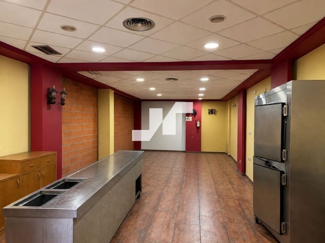 Commercial for sale in Vila-real - € 65,000 (Ref: 9895460)