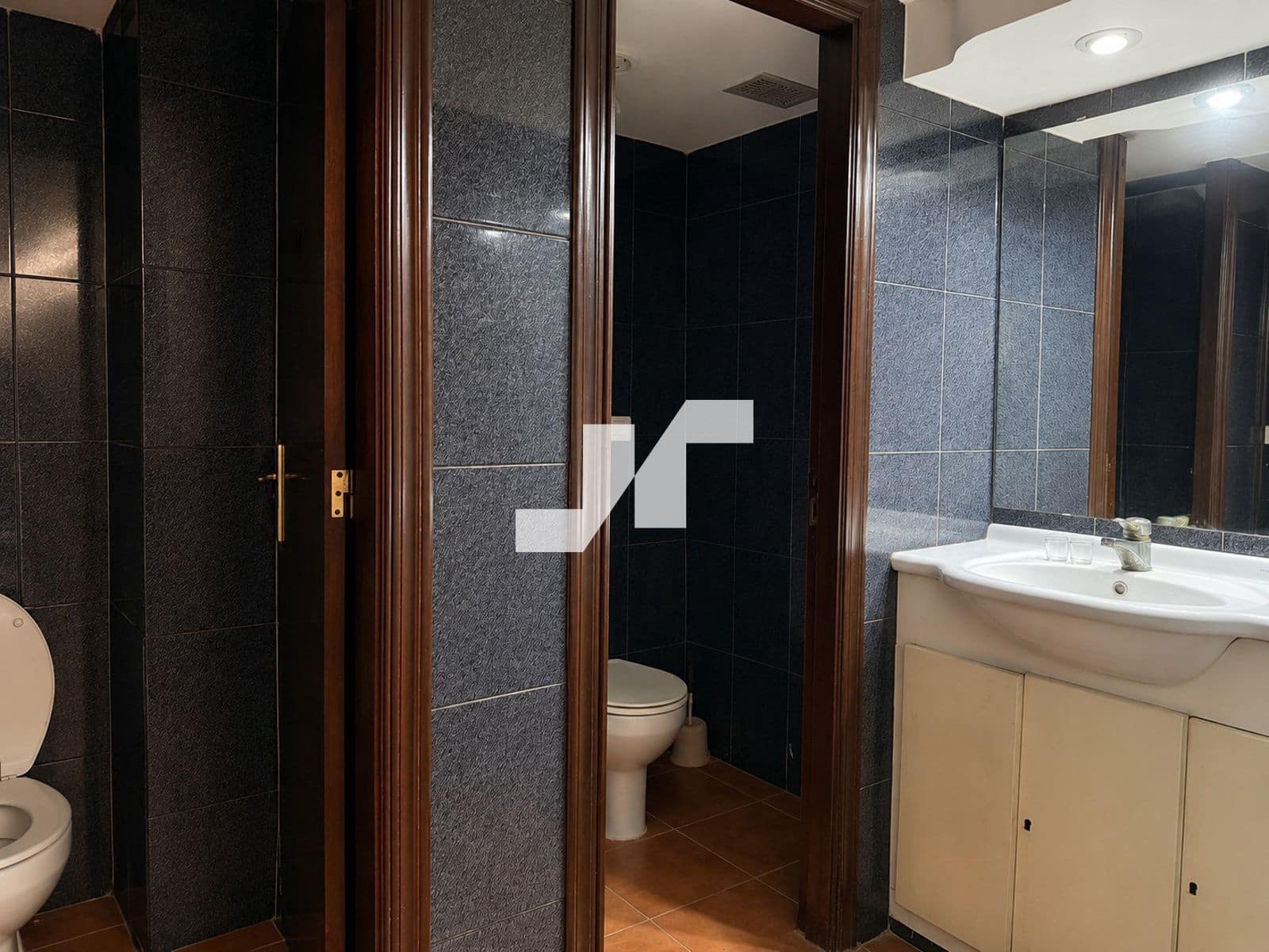 Commercial for sale in Vila-real - € 65,000 (Ref: 9895460)