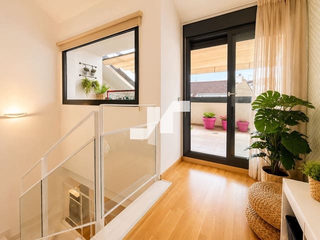 3 bedroom Flat for sale in Vila-real with garage - € 269,000 (Ref: 9898570)