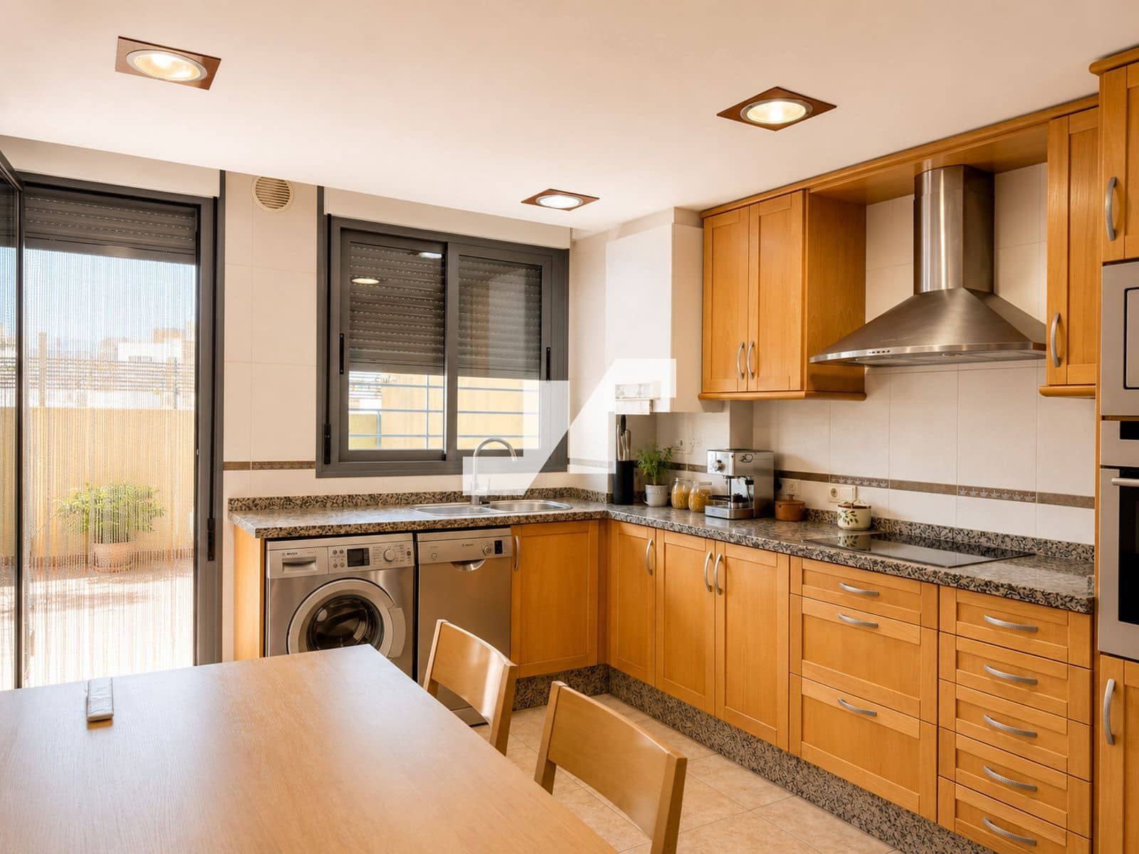 4 bedroom Townhouse for sale in Almassora / Almazora with garage - € 375,000 (Ref: 9902387)