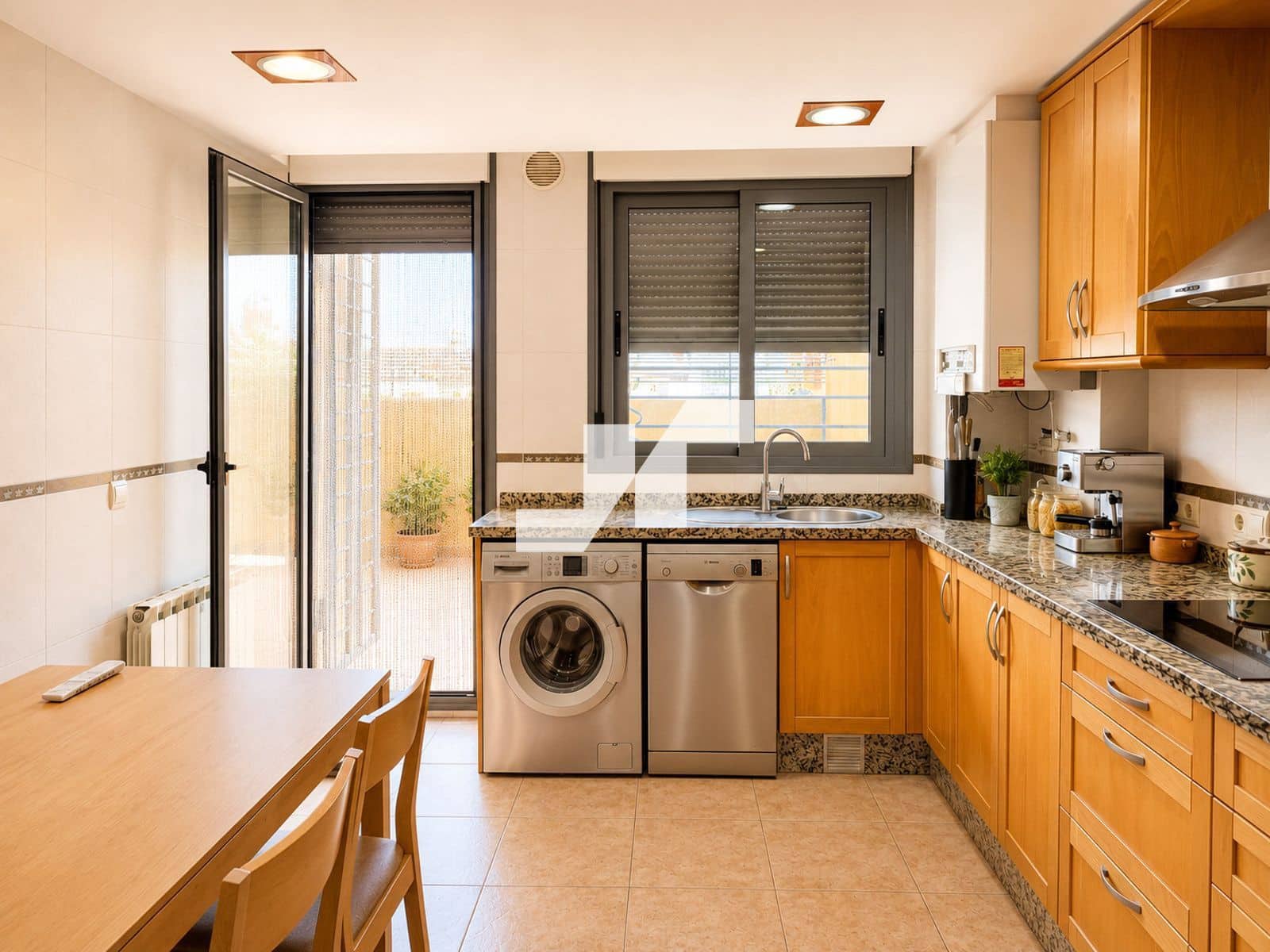 4 bedroom Townhouse for sale in Almassora / Almazora with garage - € 375,000 (Ref: 9902387)