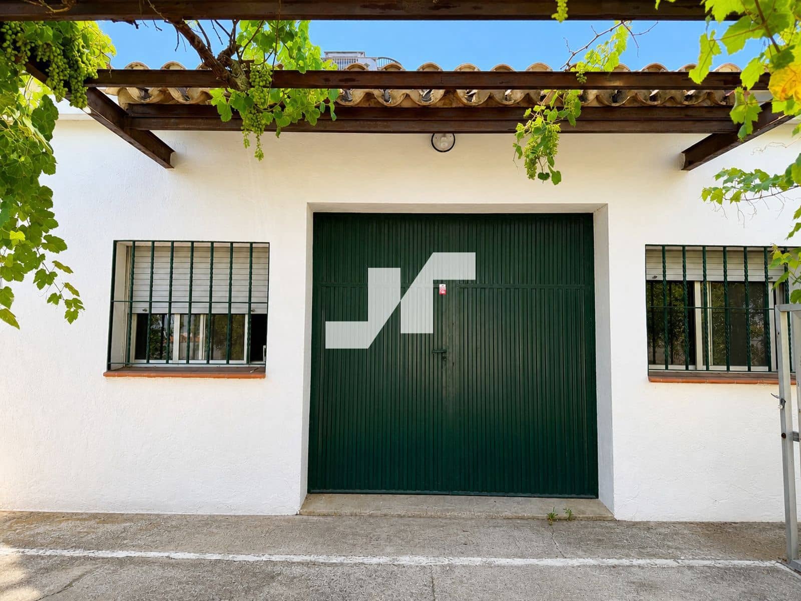 4 bedroom Villa for sale in Almassora / Almazora with garage - € 480,000 (Ref: 9930051)