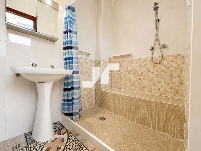 4 slaapkamer Villa te koop in Almassora / Almazora met garage - € 400.000 (Ref: 9948943)