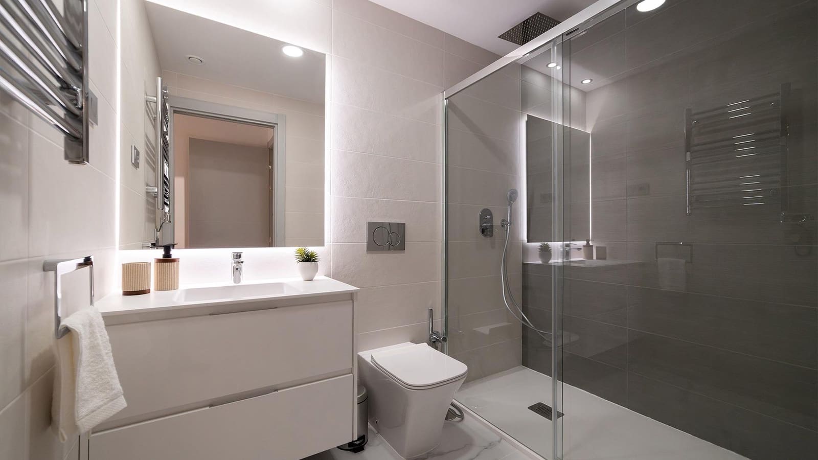 3 slaapkamer Appartement te koop in Benidorm met zwembad - € 489.000 (Ref: 9586938)