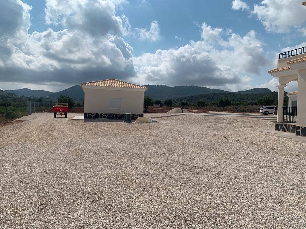 4 Zimmer Villa zu verkaufen in Pinoso mit Pool Garage - 423.000 € (Ref: 9587111)