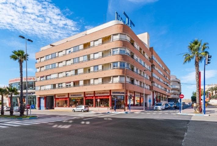 5 sypialnia Apartament na sprzedaż w Torrevieja z garażem - 260 000 € (Ref: 9587126)
