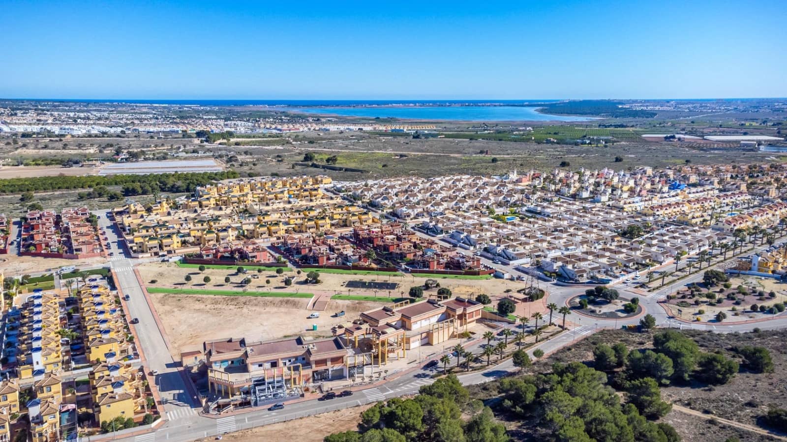 2 slaapkamer Bungalow te koop in Algorfa met zwembad - € 268.000 (Ref: 9587235)