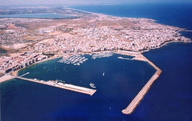 2 sovrum Lägenhet till salu i Torrevieja med pool - 198 000 € (Ref: 9587306)