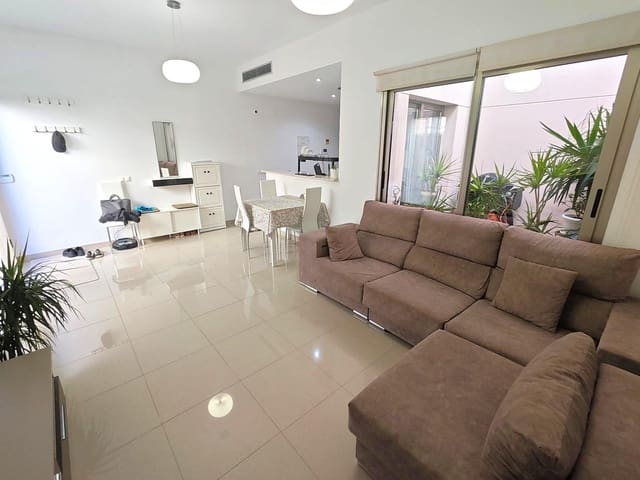 3 chambre Appartement à vendre à Punta Prima, Orihuela avec piscine garage - 375 000 € (Ref: 9596392)