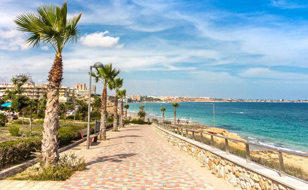 Studio for sale in Campoamor with pool - € 114,900 (Ref: 9608255)