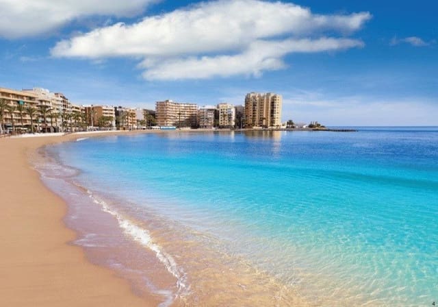 3 makuuhuone Kattohuoneisto myytävänä paikassa Centro, Torrevieja mukana uima-altaan - 488 000 € (Ref: 9627806)