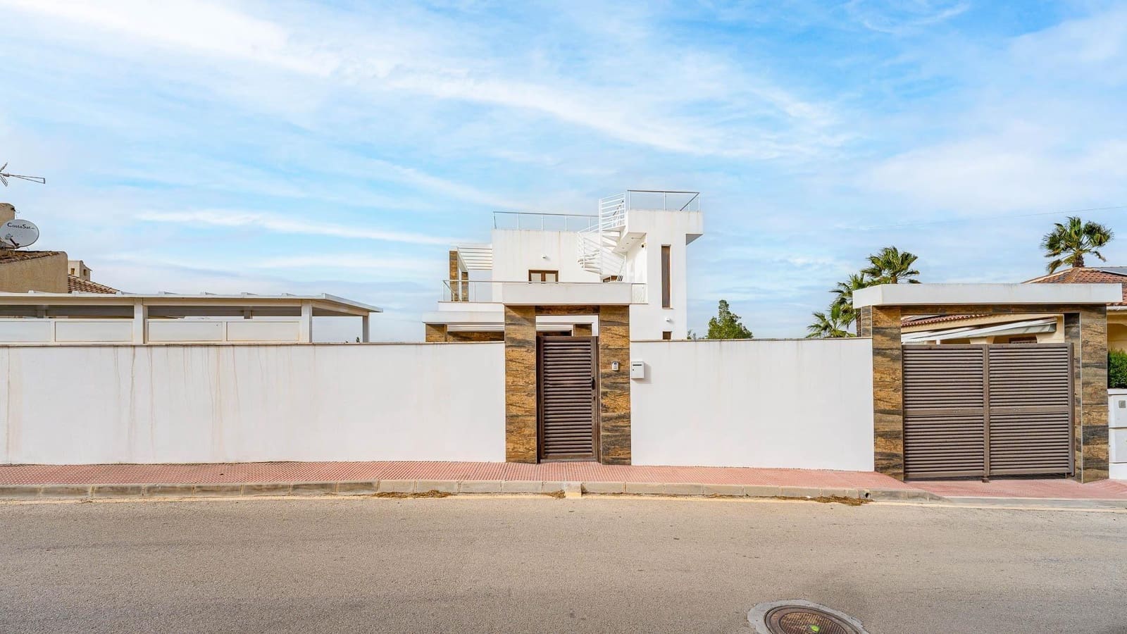 6 bedroom Villa for sale in Rojales with pool - € 565,000 (Ref: 9659599)