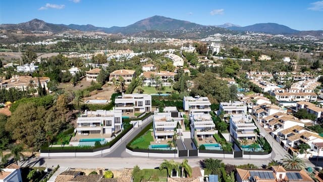 4 soveværelse Villa til salg i Atalaya-Isdabe, Estepona med swimmingpool - € 2.220.000 (Ref: 9896525)