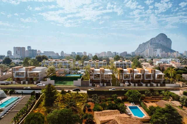 3 slaapkamer Villa te koop in Levante - Playa Fossa, Calpe / Calp met zwembad - € 755.000 (Ref: 9934613)