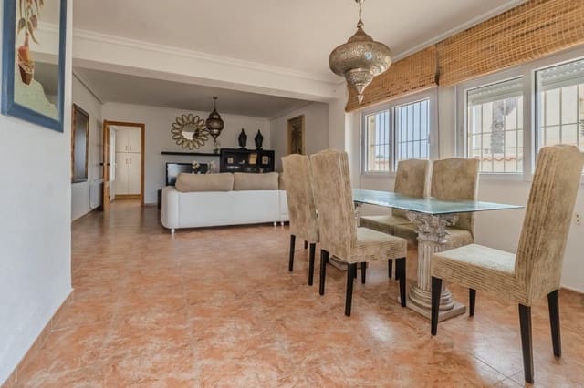 5 chambre Villa/Maison à vendre à La Manga del Mar Menor avec garage - 949 899 € (Ref: 9934649)
