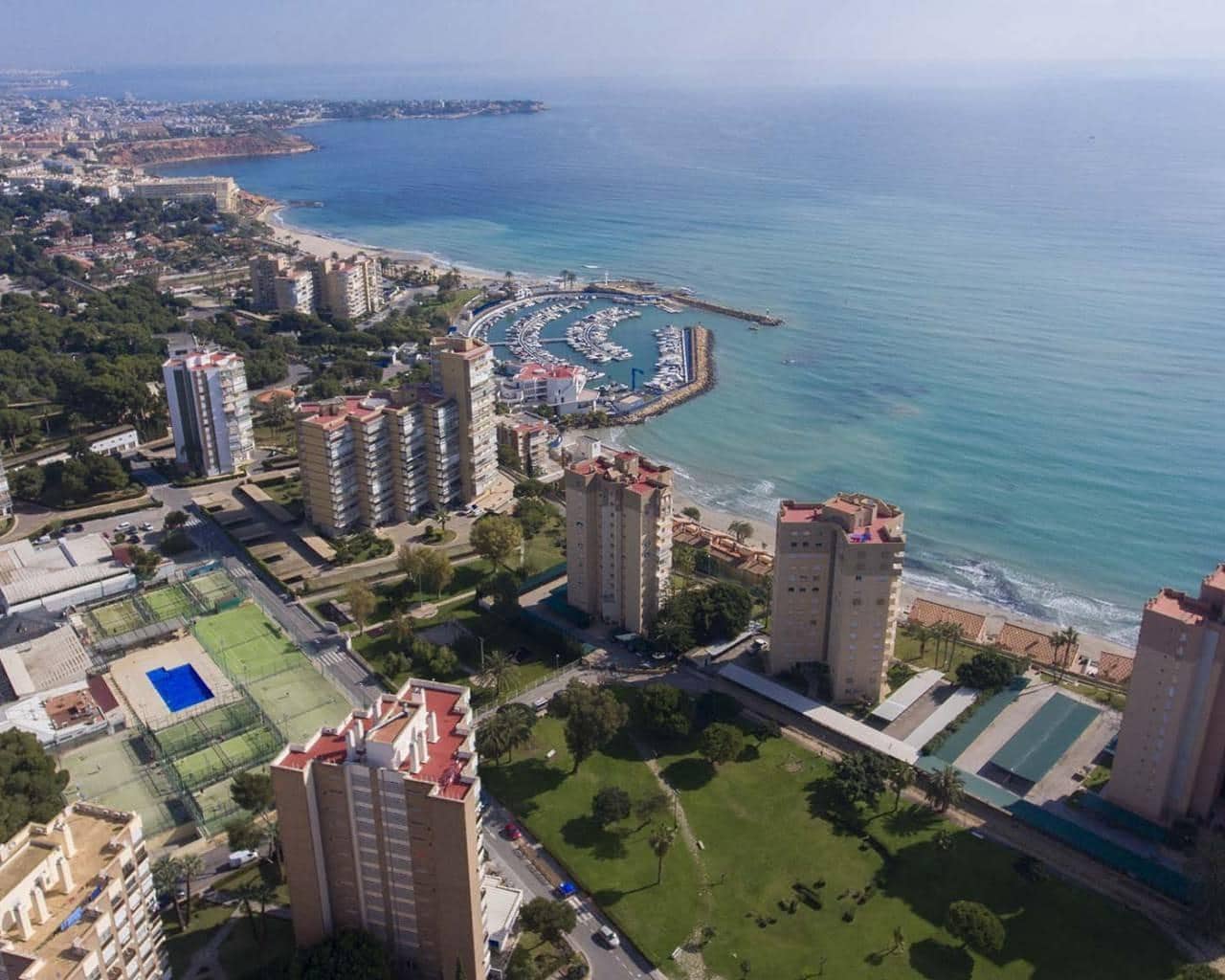 4 Zimmer Villa zu verkaufen in Campoamor mit Pool - 995.000 € (Ref: 9948134)