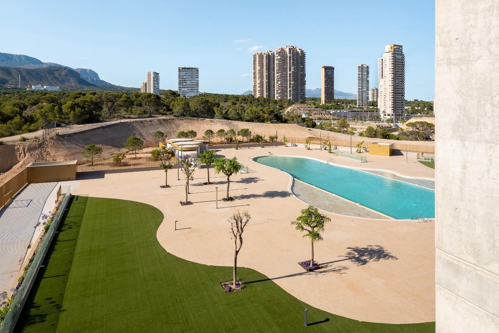 3 sypialnia Apartament na sprzedaż w Benidorm z basenem - 885 000 € (Ref: 9948181)